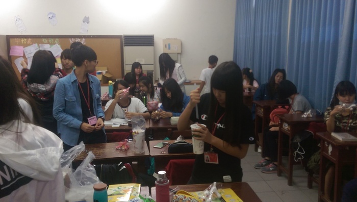 學弟妹們很開心喔!!!